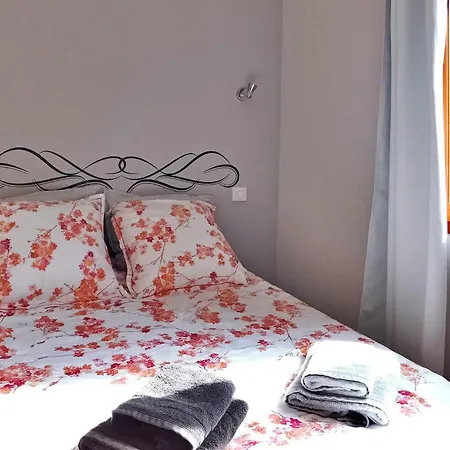 Holiday home Le Point De Vue Des Bayles