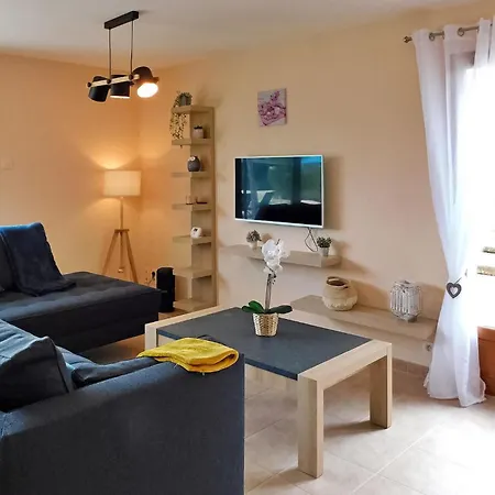 Holiday home Le Point De Vue Des Bayles *